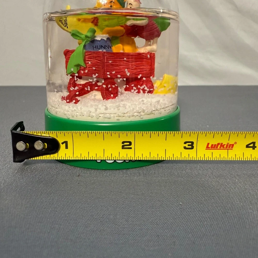 Winnie the Pooh Snow Globe With Wagon Pooh Piglet Christmas Holiday Gift‎
